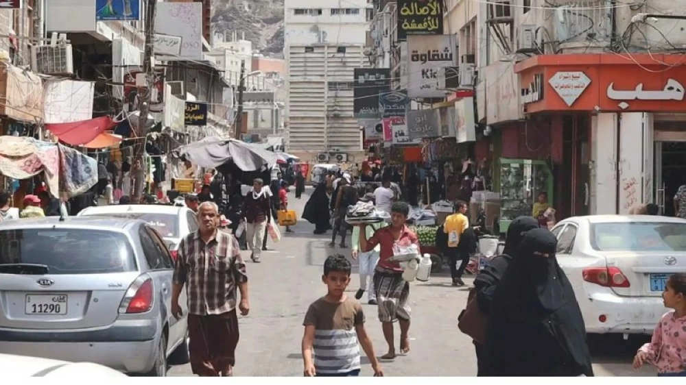 «فاجعة الشهر السعيد» يمني ينهي حياة عروسه ثم يقدم على الانتحار