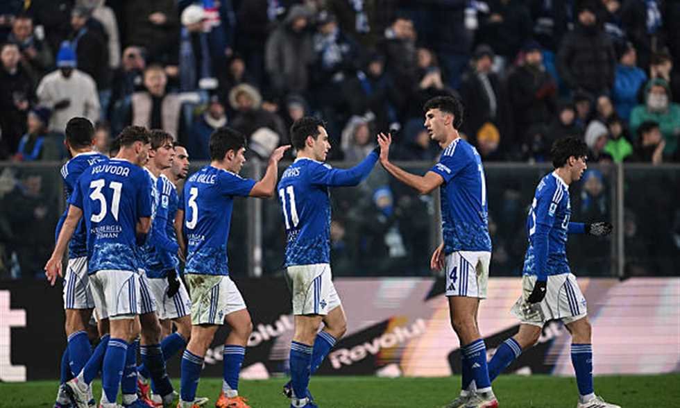 «فابريجاس يترك بصمة تاريخية مع كومو بتغلبه الساحق على تورينو بسداسية»