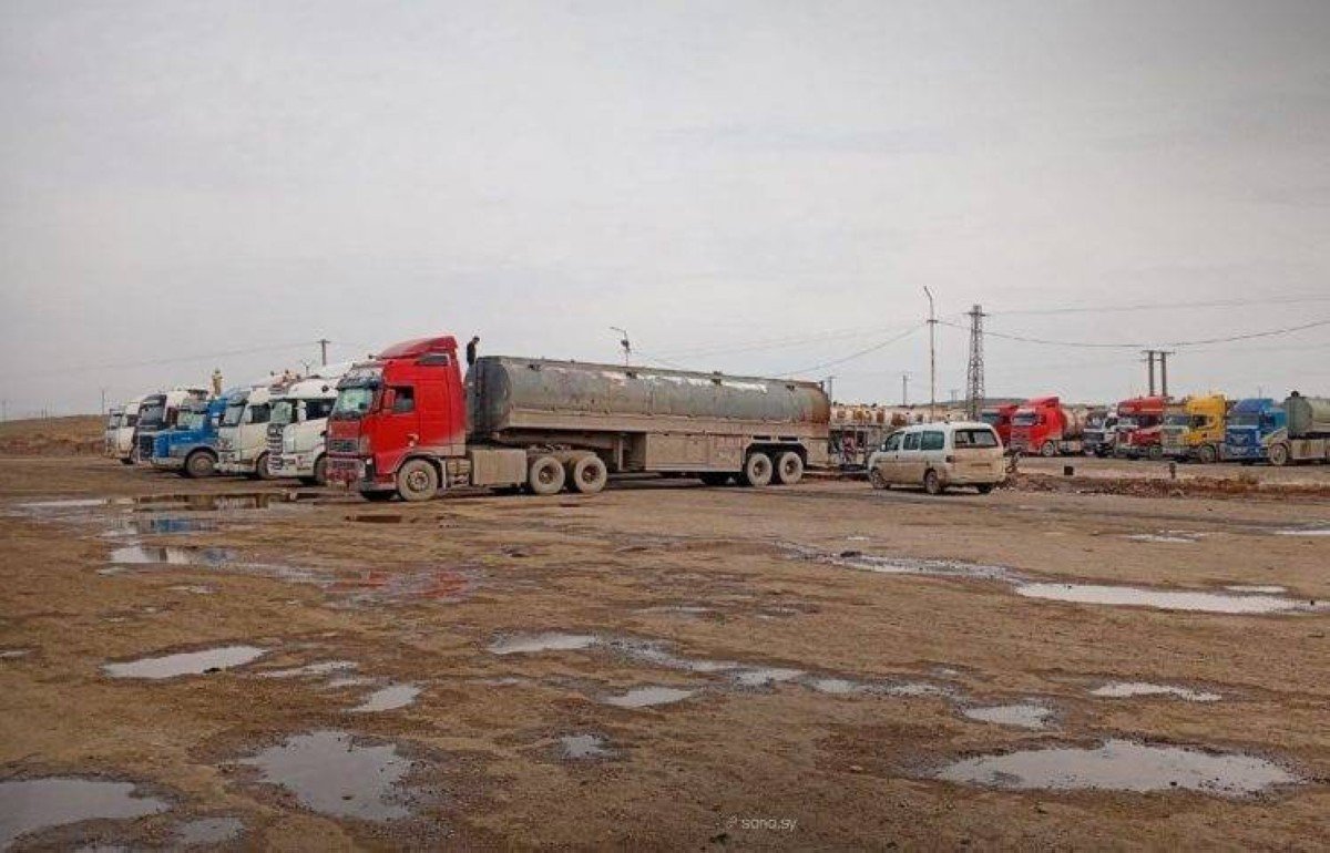 «استئناف استخراج النفط من الحقول المُسترجعة من “قسد” وتوجيهه نحو مصافي حمص وبانياس»