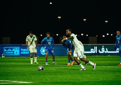 «الأهلي يتألق ويحقق فوزاً ساحقاً على نيوم ليقفز إلى وصافة روشن»