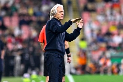 «جيسوس يسلط الضوء على جدل سياسة التعاقدات في نادي النصر»