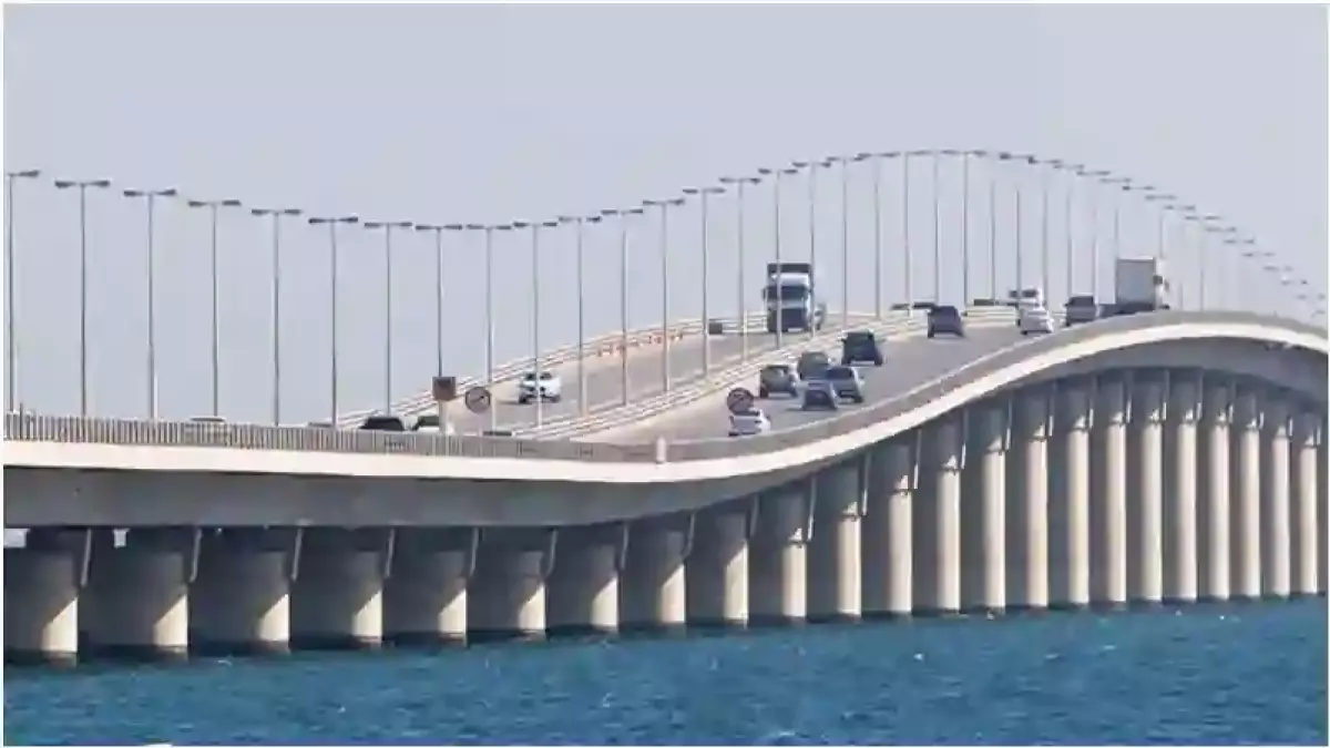 «انتهاء كابوس الانتظار» السعودية تُحدث ثورة في جسر الملك فهد وتحول ساعات الانتظار إلى دقائق!