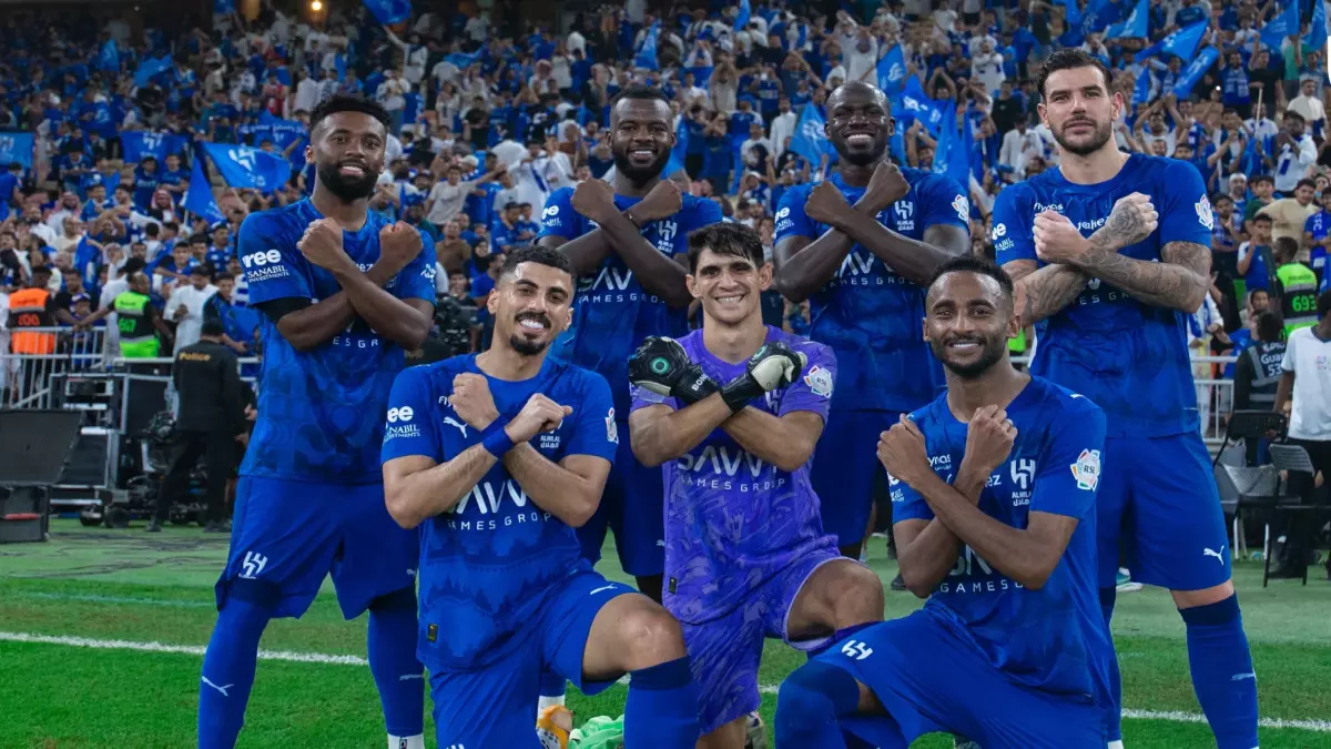 «صدمة لجماهير الهلال» رحيل نجم الفريق يثير الجدل بعد الكشف عن هويته!