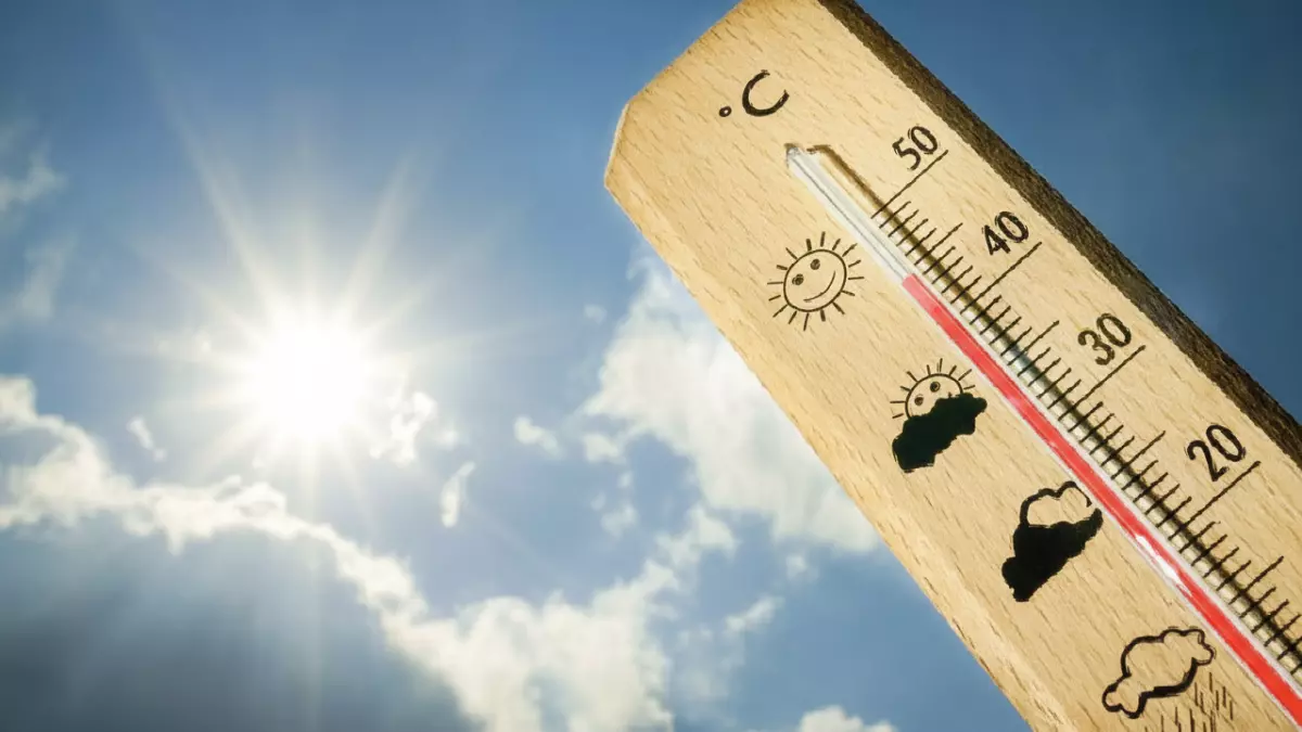 «ظواهر مناخية حادة في المملكة» جدة تسجل 32 مئوية ووادي الدواسر يتجمد عند الصفر بفروقات حرارية مذهلة