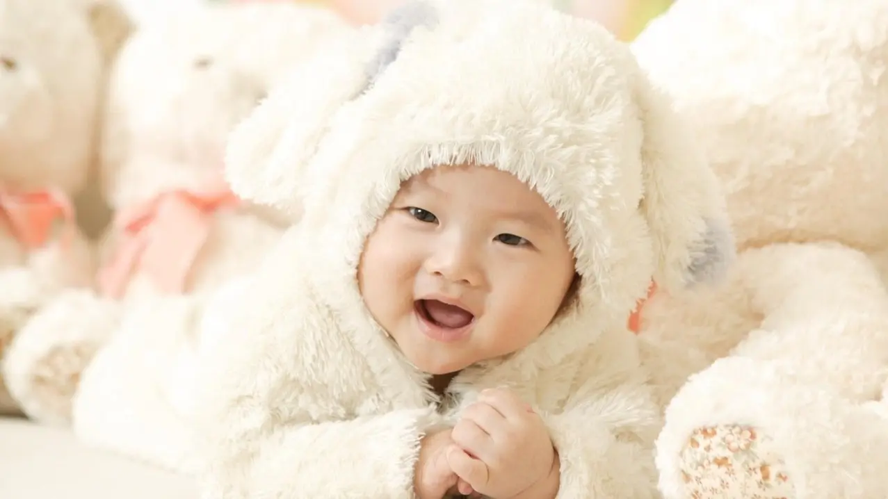 الأبحاث تكشف أن الأطفال الصغار يستطيعون توقع حديث الآخرين قبل انتهاء الكلام