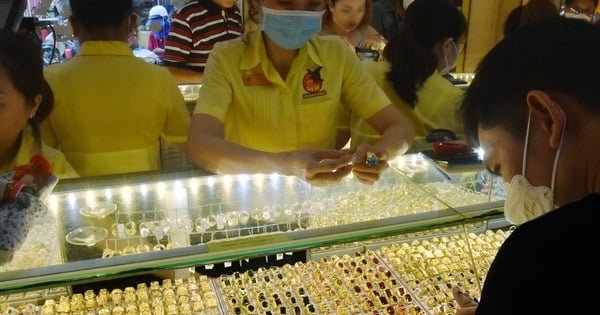 أسعار الذهب تدهور مفاجئ في 27 مارس يشعل توقعات السوق