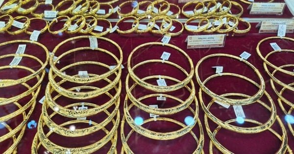 انخفاض سعر الذهب إلى أقل من 170 مليون دونغ فيتنامي لكل تايل في صباح 27 مارس