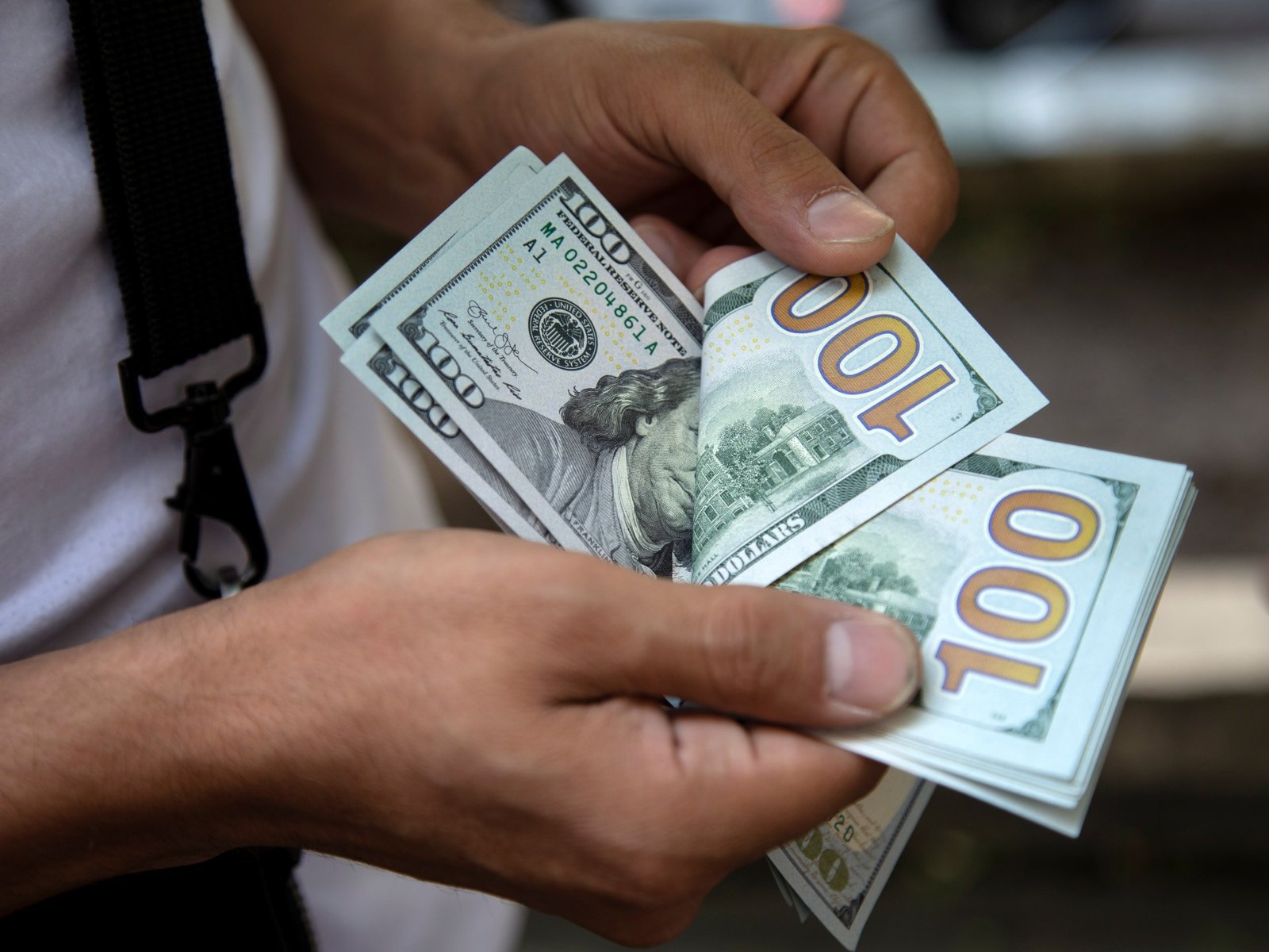 نصائح فعالة لصغار المستثمرين لمواجهة تقلبات السوق خلال أوقات النزاعات