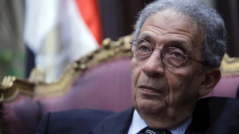 «تغريدة عمرو موسى حول حرب إيران تثير جدلًا كبيرًا في مصر ودول الخليج»