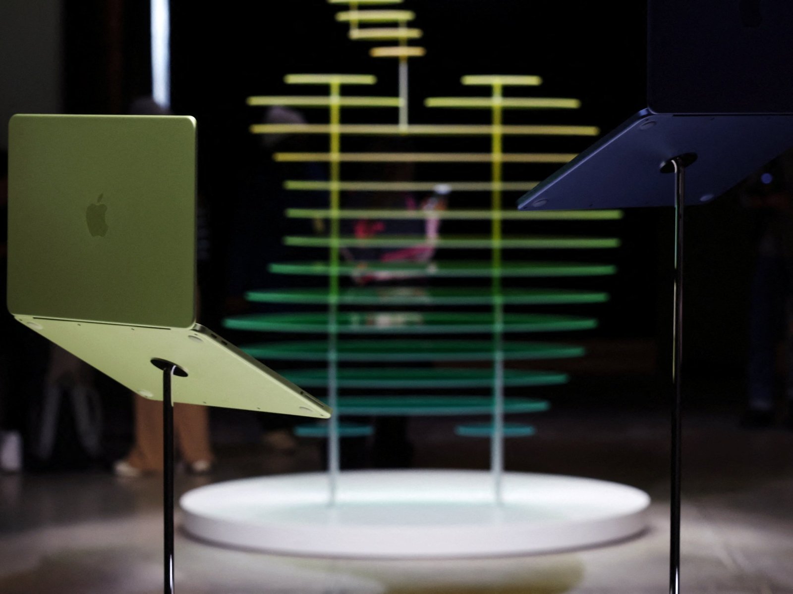 «آراء الخبراء حول حاسوب “ماك بوك نيو” الجديد من آبل»