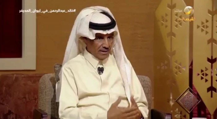 «لقاء حاسم» الفنان خالد عبد الرحمن يوضح ملكية قصيدة “بقايا جروح” ويكشف تفاصيل عرض “الشيك المفتوح”