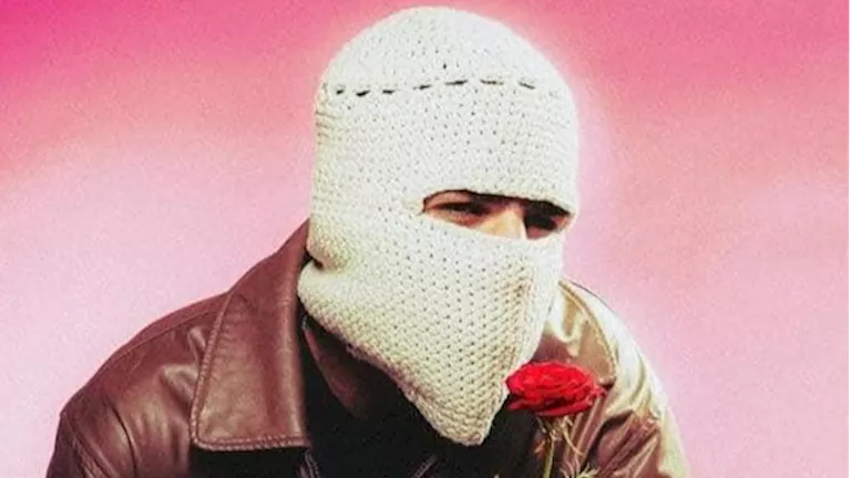 تفاصيل أول عرض لـ “تووليت” بعد كشف حلمي عبدالباقي عن هويته