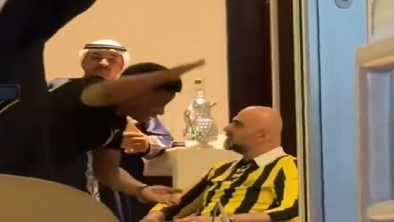 «نقاش مثير بين محمد نور ورئيس الاتحاد بعد الهزيمة أمام الأهلي»