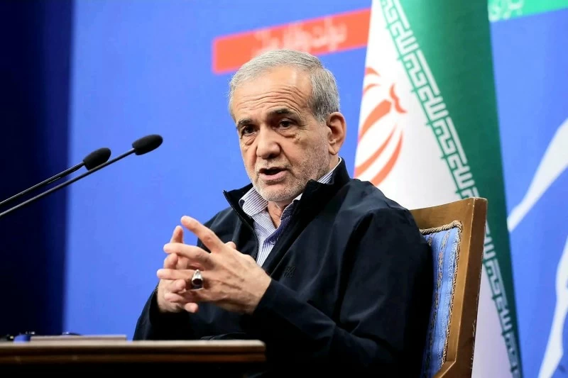 «تحت ضغط الحرس الثوري، الرئيس الإيراني يتراجع عن اعتذاره»