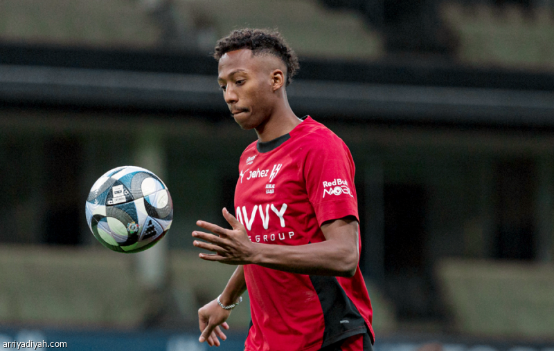 «توقعات تقلص فرص الدوسري في مواجهة الكلاسيكو»