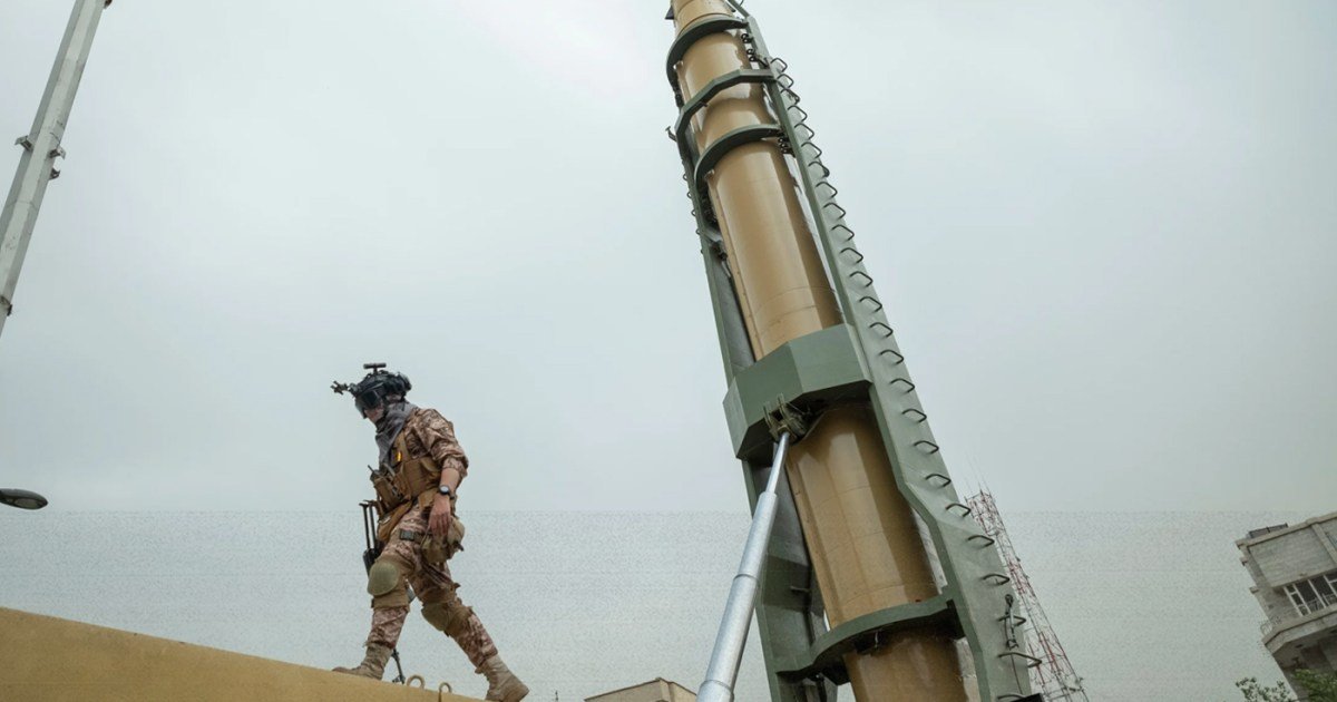 «نحن من سيحدد نهاية الحرب» الحرس الثوري يؤكد ترقب وصول البحرية الأمريكية إلى هرمز