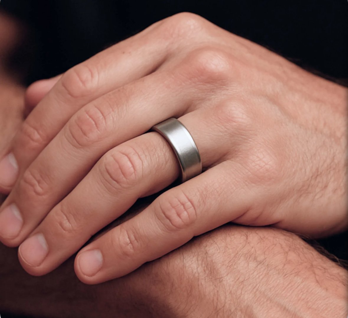 «ابتكار جديد في عالم الصحة» خاتم Pin Pulse الذكي: هل يحقق فعلاً دقة قياس ضغط الدم وسكر الدم؟