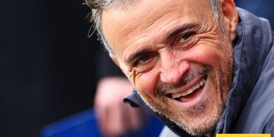 «الإبداع والخبرة: لويس إنريكي الخيار الأمثل لتولي تدريب مانشستر يونايتد»