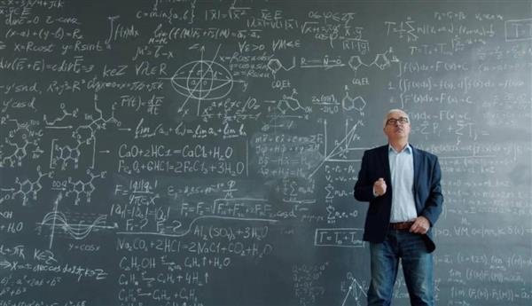 دراسة تكشف كيف يمكن لوظيفتك أن تقيك من الإصابة بالخرف