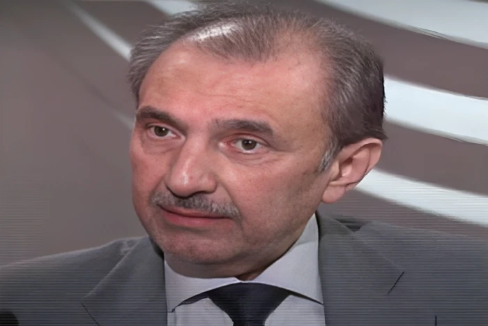 النظام الإيراني في أزمة عميقة: سياسي عراقي يكشف من يأخذ القرارات في البلاد بالفيديو