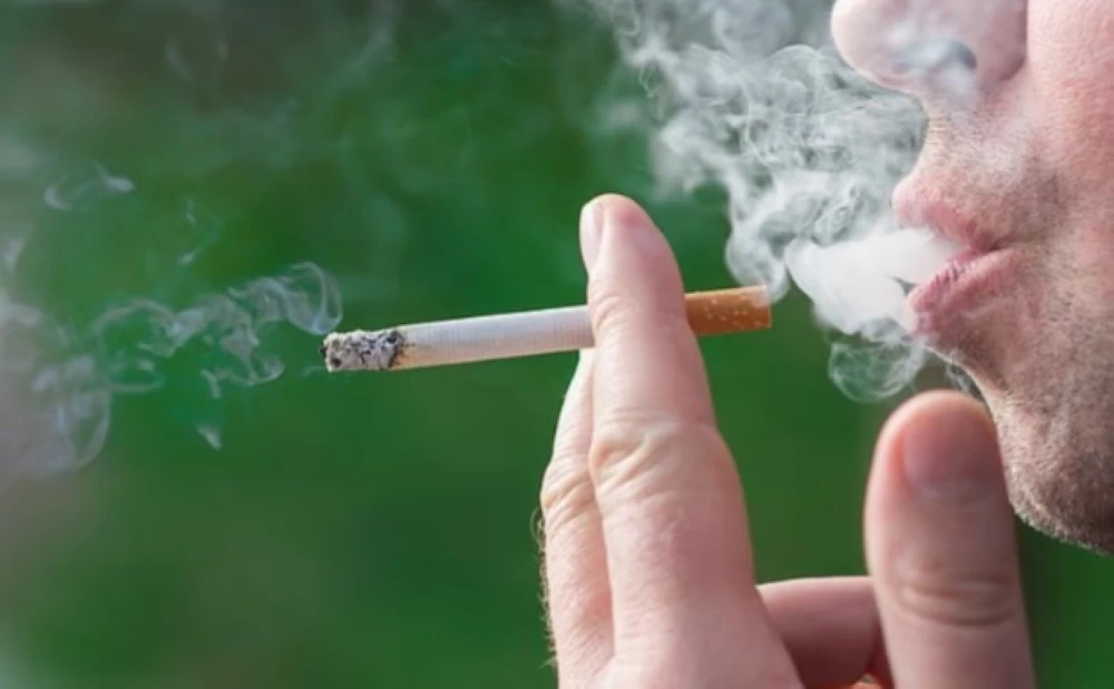 دراسة جديدة تكشف العلاقة بين التدخين وزيادة مخاطر الخرف وألزهايمر في السعودية