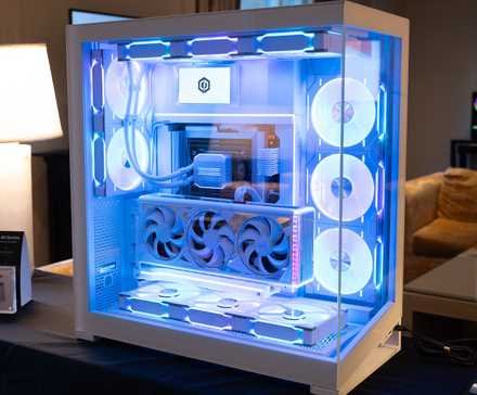 كيف كانت تجربتي مع إزالة اللوحة الجانبية للكمبيوتر لمواجهة مشكلة overheating وماذا تعلمت من ذلك