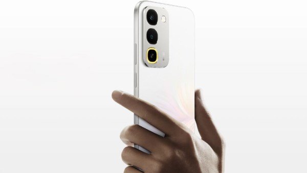 ريلمي تكشف النقاب عن هاتف C100 4G الاقتصادي ببطارية تتميز بعمر طويل