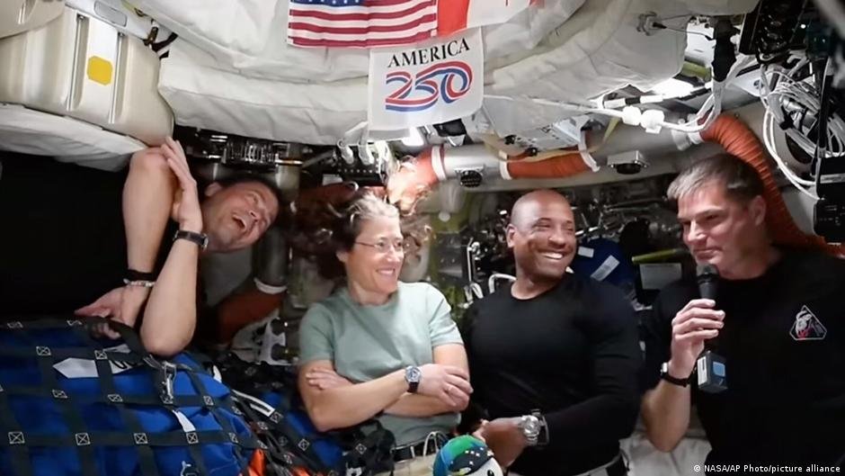 عودة مهمة “أرتميس 2” إلى الأرض مع كرة نار مثيرة للشغف