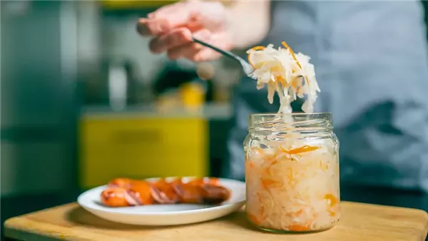 دراسة تكشف العلاقة بين الشوكولاتة ومنتجات الألبان المخمرة وطول العمر