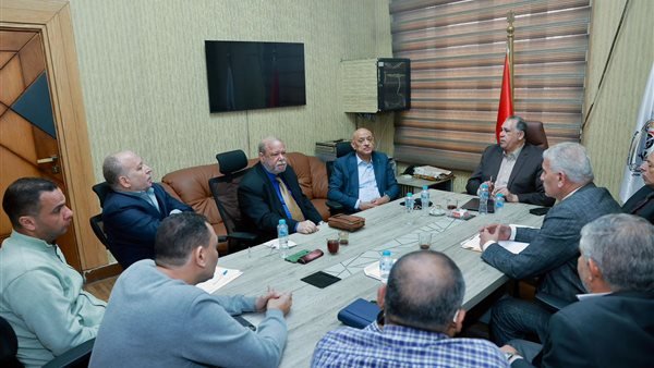 نقيب المحامين يستعرض تحسين نظام المعاشات والدعم المالي بالنقابة