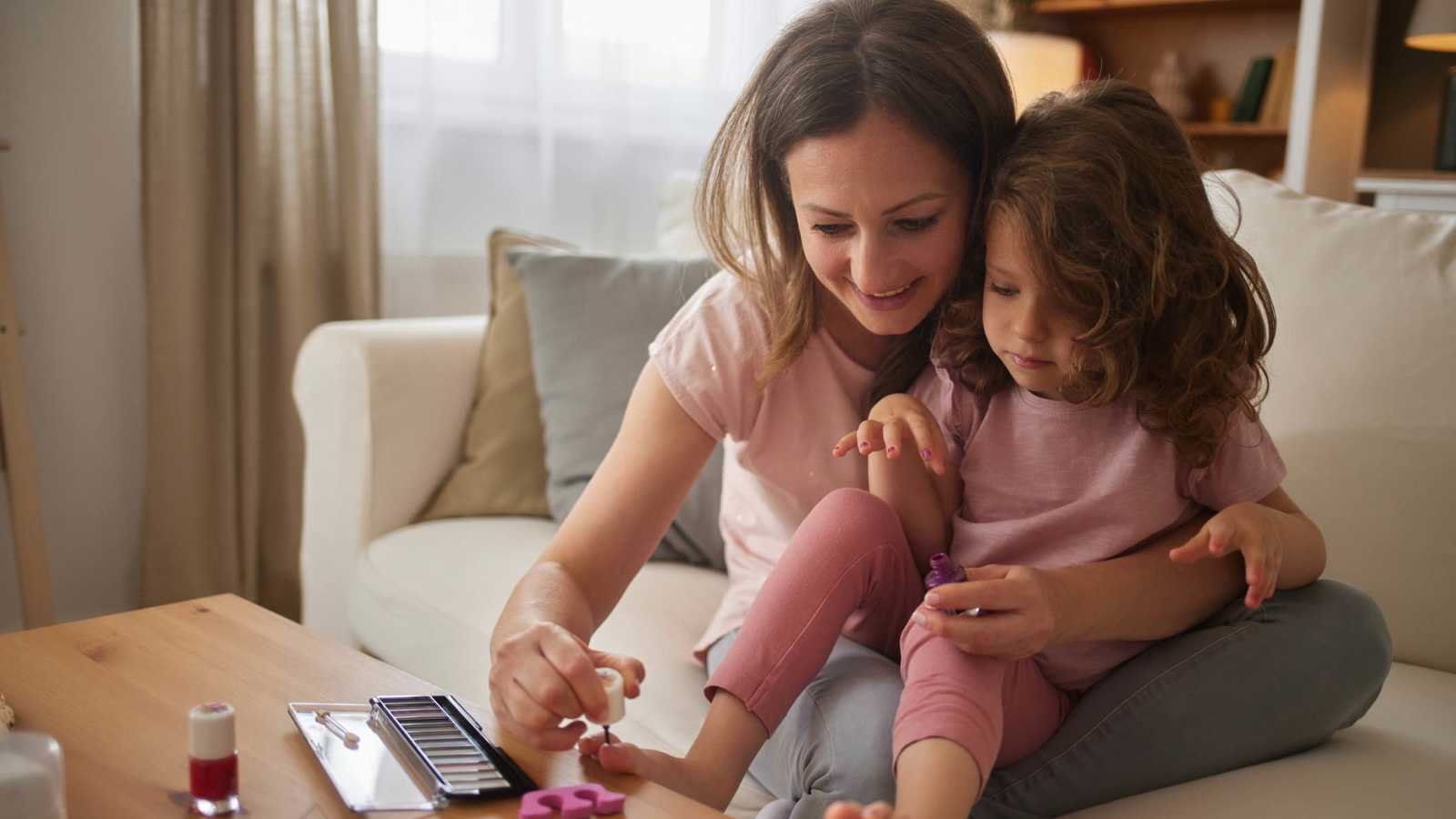 مستحضرات التجميل للأطفال ومواد كيميائية خطيرة يجب الحذر منها