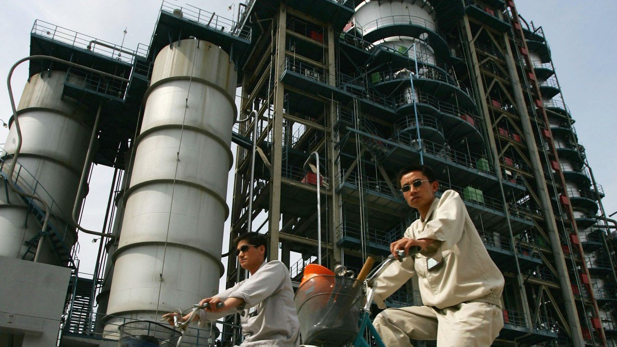 الصين تتجاوز خام برنت في شراء نفط إيران لأول مرة منذ سنوات